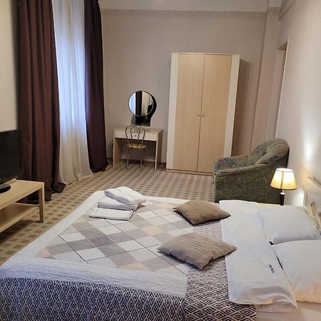 Home Hotel Apartments On Khreshchatyk Area Kyiv Exterior foto