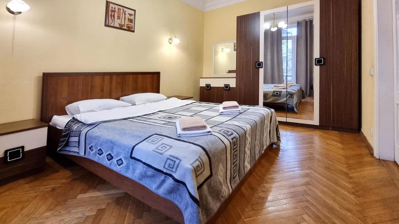 Home Hotel Apartments On Khreshchatyk Area Kyiv Exterior foto