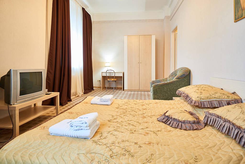Home Hotel Apartments On Khreshchatyk Area Kyiv Exterior foto