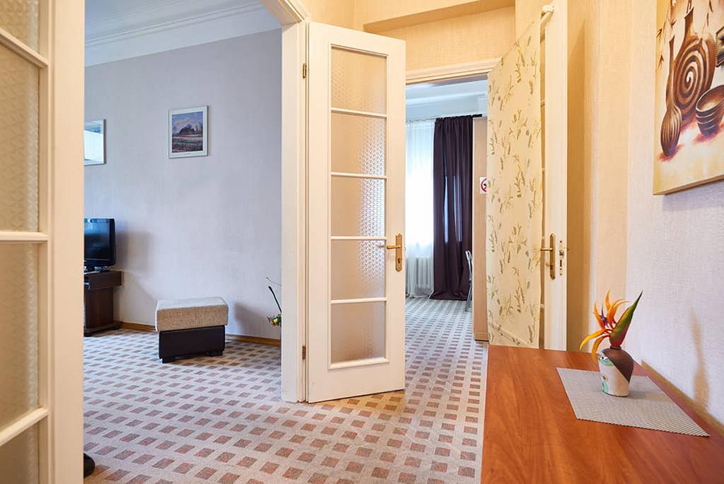 Home Hotel Apartments On Khreshchatyk Area Kyiv Exterior foto